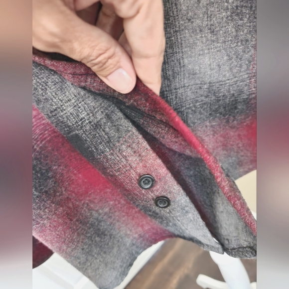 Men's Pendleton Button Down Wool Shirt, Size Medium - Picture 5 of 7